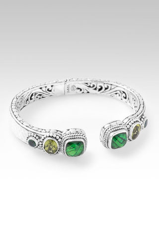 Heaven's Symphony Tip - to - Tip Bracelet™ in Emerald Green Abalone & Quartz Triplet - only found at SARDA™